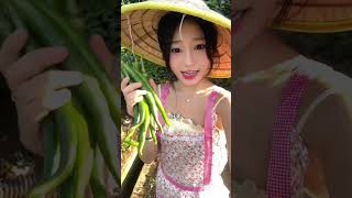 03女大学生回村陪奶奶真实日常vlog 第一次给奶奶做菜！嘻嘻！得到表扬啰～ #回村后的生活vlog #记录真实生活 #回村的生活 #大学生回村生活