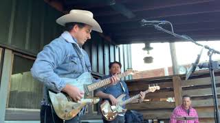 Folsom Prison Blues solo in Deep Ellum - Mike Tele Tuck