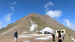 カザフスタン　アルマティ郊外　メデウの山岳風景