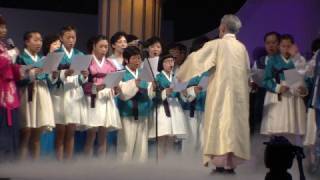 96세 김동진 선생  합창 지휘  96-year-old Conductor on Stage in Seoul, Korea