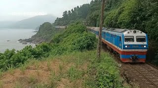 D19E - 929 pulled SE2 train run downhill into the tunnel