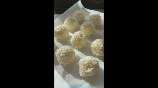 You have to try this homemade Raffaello #recipe #desserts