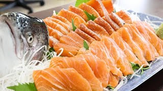 釧路港で養殖のトラウトサーモン初水揚げ　試食会も