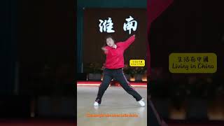 愛跳拉丁舞的中國女孩 Chinese girl who loves Latin dance