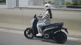 SEAT MÓ 125 Performance in Grey Riding Video