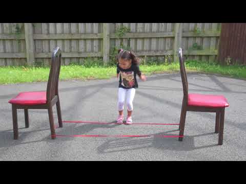 How do you play French skipping?