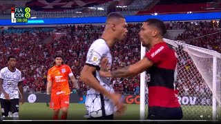 TRETA no jogo Flamengo e Corinthians, jogadores trocam empurrões