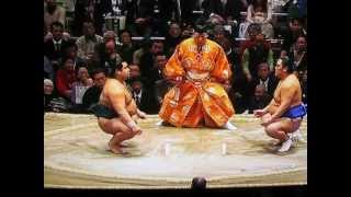 TAKAYASU vs. OKINOUMI 4 day he won 1-16-2013 (ENGLISH video clip from NHK 1)