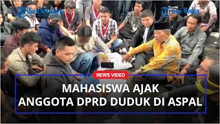 Momen Mahasiswa Nomensen Ajak Anggota DPRD Sumut Duduk di Aspal, Bahas Kenaikan Harga BBM