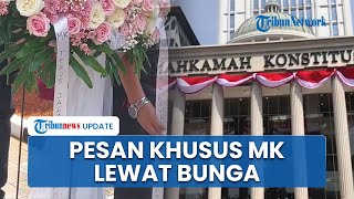 Karangan Bunga Hiasi Demo Kawal Putusan MK: Terus Jaga Marwah Demokrasi \u0026 Konstitusi