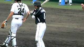 2011.2.21千葉ロッテ石垣島キャンプ　5伊志嶺翔大　第五打席でヒット