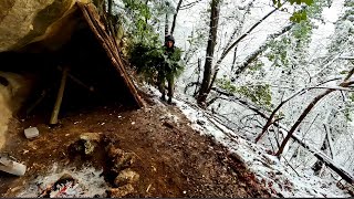 3 Days Bushcraft Winter Camping in Rain and Snow-Survival Skills, Campfire Cooking, ASMR