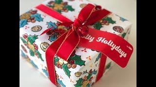 Lush Jolly Holidays Gift Box