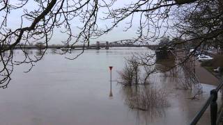 Hoogwater in de IJssel bij Zutphen