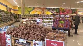 Weis makes $40,000 donation to combat food insecurity | 28/22 News