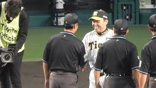 【そら白井やから】岡田監督、白井審判の時だけニッコニコで握手をする 2023.9.20