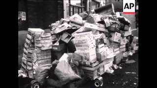 SYND 17-9-69 DUSTBIN MEN STRIKE CAUSES RUBBISH TO PILE UP ON THE STREETS