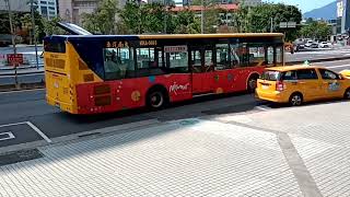 美麗華百樂園接駁車劍潭線路線公車行經捷運劍潭站(北藝中心)(西元2021年08月27日)