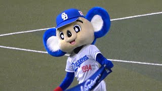 2023.03.17 ドアラの前で歌う1-9