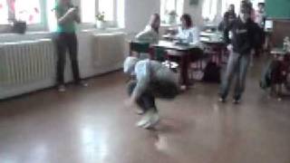 break dance battle ve skole,Louny