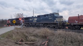 (NS 9967/AWESOME CREW!) CN M397 past MP 42.20 with NS C44-9W 9967 2nd!