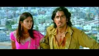 Aata Movie Scenes - Siddharth and Ileana escaping - Sunil, DSP