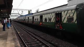 37822/DN || Bardhaman-Howrah(via Main)Super Fast local passing through platform no. 01