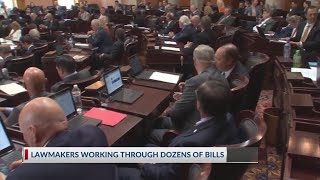 Ohio lawmakers work to pass dozens of bills as session winds down