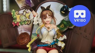 【3D VR180】あみあみ ライザのアトリエ 常闇の女王と秘密の隠れ家 ライザ 「アトリエ」シリーズ25周年記念ver DX版フィギュアサンプル展示立体視