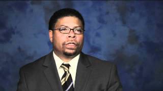 Who determines when an offender is eligible for parole in Texas?