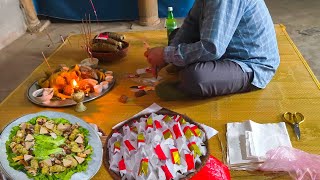 Making banh chung and offering on the full moon day of the ethnic people in the mountainous region.