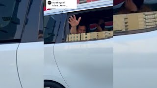 Sikap Prabowo Bikin Kaget saat Mobil Berhenti dan Disapa Warga di Lampu Merah