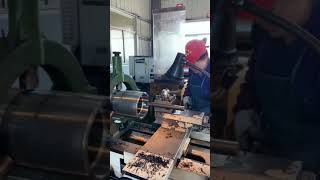 - This female lathe worker is really skilled. #svanfon #machine #Turning