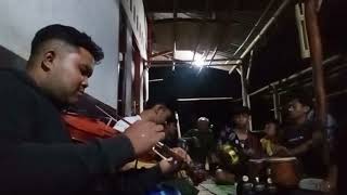 pindah posisi jadi tukang gesek biola