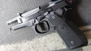 実弾射撃 ベレッタ M92FS 自動拳銃 (Beretta 92FS Shooting)