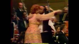 Beverly Sills Waltz with Luciano Pavarotti (1980)