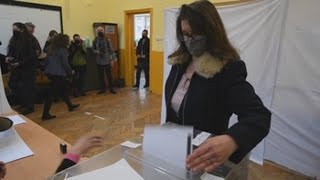 Escasa participación en elecciones búlgaras, debido a la pandemia