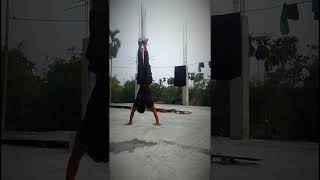 Handstand push up 🥵🚩 #viral shorts #@BudFitness1 #shorts
