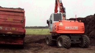 Loonbedrijf Jan Hes - 2 x fendt 820+Hawe dungstreuer - atlas tw 150