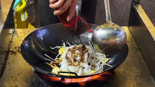 Delicious Egg Fried Rice Noodles / 美味的蛋炒粉 - Chinese Street Food