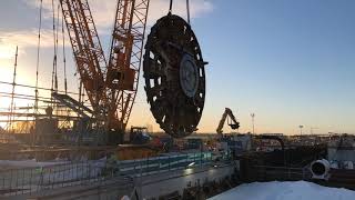 Timelapse inhijsen graafwiel tunnelboormachine RijnlandRoute