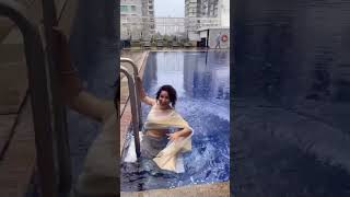 Tisca Chopra jumped into the pool in Saree for shoot😲😂 #tiscachopra #bollywoodchitchat #shorts