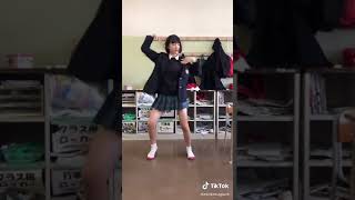 【TikTok】生脚キレイすぎる😳