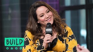 Katy Mixon Discusses The Amazing Chemistry Between Her And Her On Screen Husband