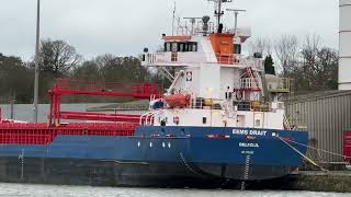 2 freighters in #Sharpness #Dock super windy today, nearly got blown away!