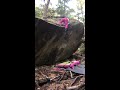 瑞牆 赤い月 2級【クライミングチャンネル】外岩ボルダリングの動画・トポはクライミングチャンネル 【climbing areas and boulders in japan】