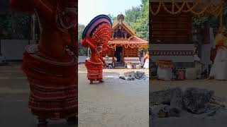 പുല്ലൂരാളി തെയ്യം #theyyam #theyyangal #theyyamvibes m4tech #viralvideo #shorts #trending