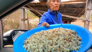 ยายขายไข่มดแดงตั้งแต่เช้ายังขายไม่ได้เลย