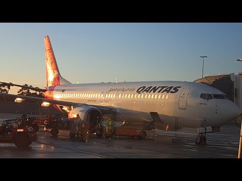 Qantas Melbourne to Gold Coast Business Class B737-800 Qantas Melbourne to Gold Coast Business Class B737-800