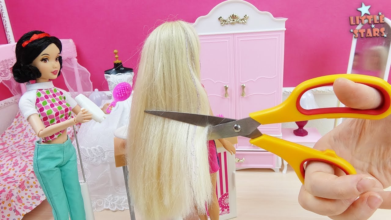 Barbie Doll DIY Haircut - Salon Playset Review - YouTube